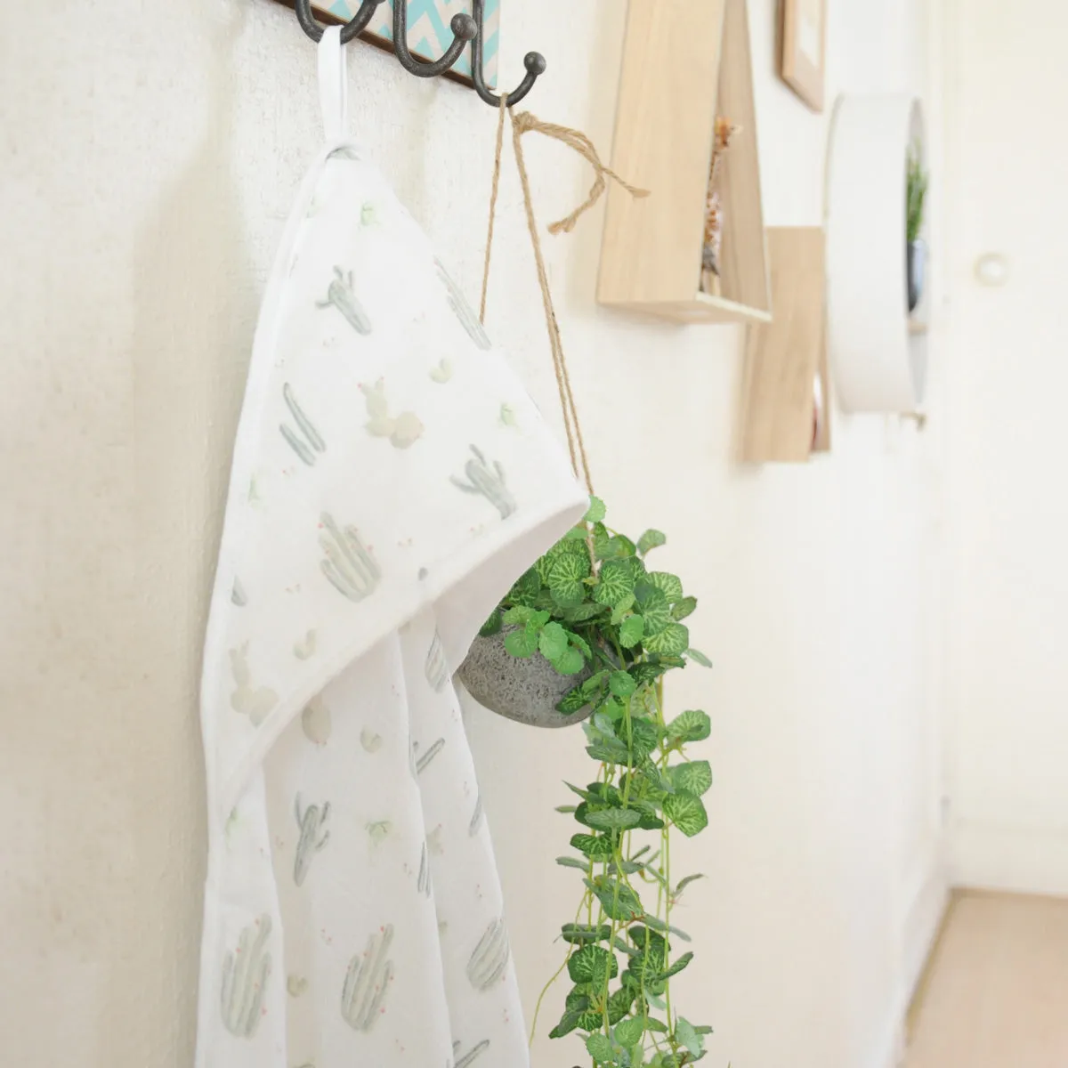 Little Crevette Hooded Towel Cactus